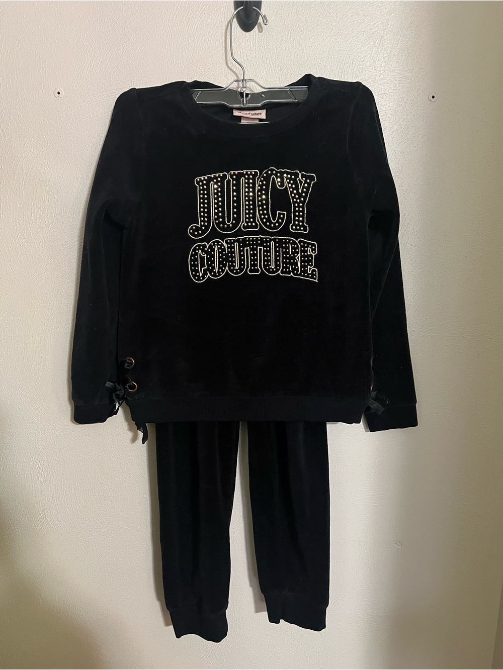 JUICY COUTURE Classic Velour Track Suit‎ with Rhinestone Logo Black Gold Girls M